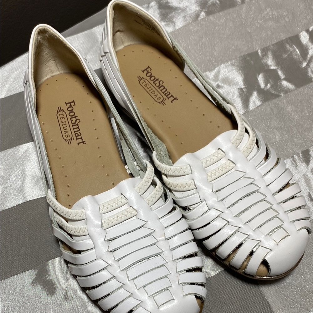 Footsmart Women's Woven Leather White Huaraches Sandals